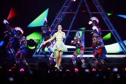 Opulent - Fotos: Katy Perry live in der Lanxess Arena in Köln 